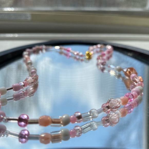 Pink beaded necklace - Picture 6 of 11